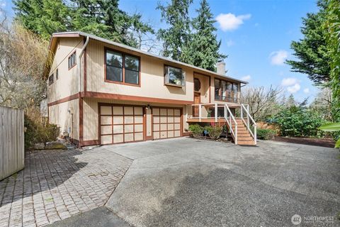 Photo of 8844 SE 37th Street, Mercer Island, WA 98040 (MLS # 2495294)