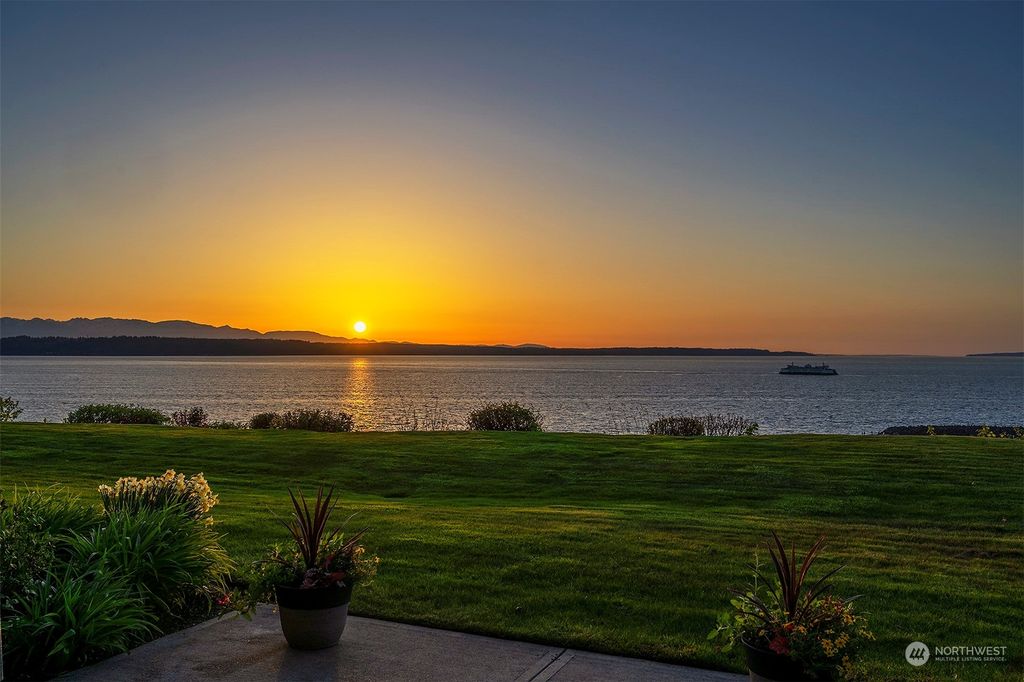 Photo of 31 Pine Street #105, Edmonds, WA 98020 (MLS # 2057112)