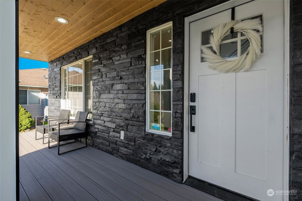 Photo of 18021 Ambleside Court, Arlington, WA 98223 (MLS # 2309607)