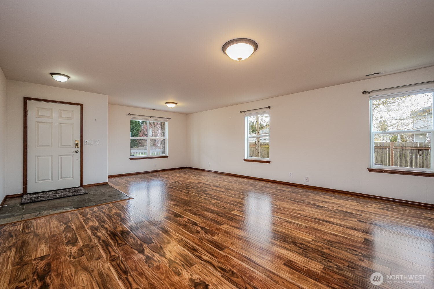 402 Easy Street SE