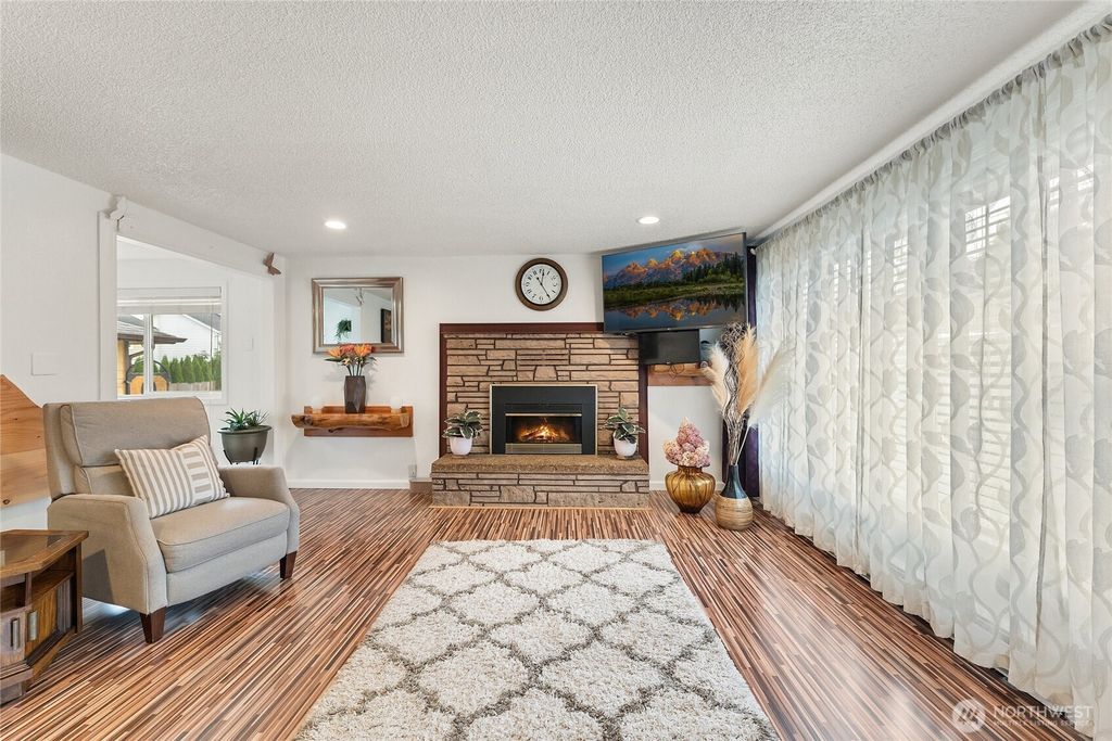 Photo of 10107 Meridian Avenue, Everett, WA 98208 (MLS # 2484999)