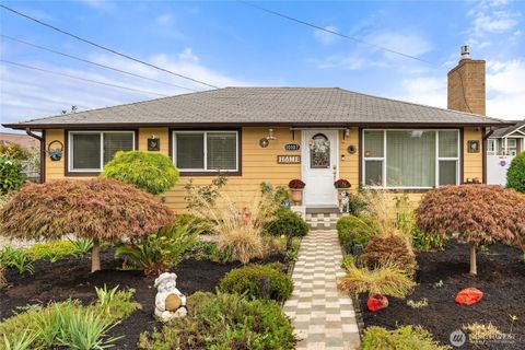 Photo of 10107 Meridian Avenue, Everett, WA 98208 (MLS # 2484999)