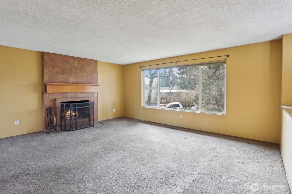 Photo of 12816 SE 185th Place, Renton, WA 98058 (MLS # 2336461)