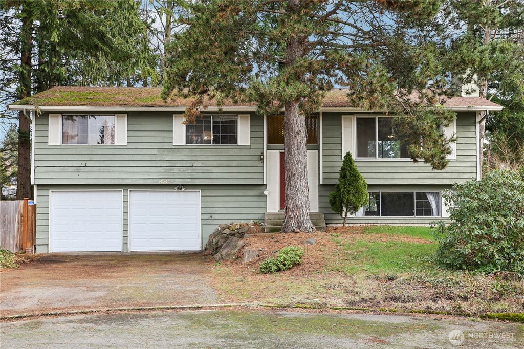 Photo of 12816 SE 185th Place, Renton, WA 98058 (MLS # 2336461)