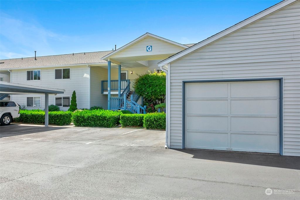 Photo of 20617 28th Avenue W #G6, Lynnwood, WA 98036 (MLS # 2037387)