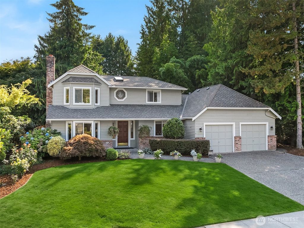 Photo of 13301 NE 118th Court, Redmond, WA 98052 (MLS # 2427183)