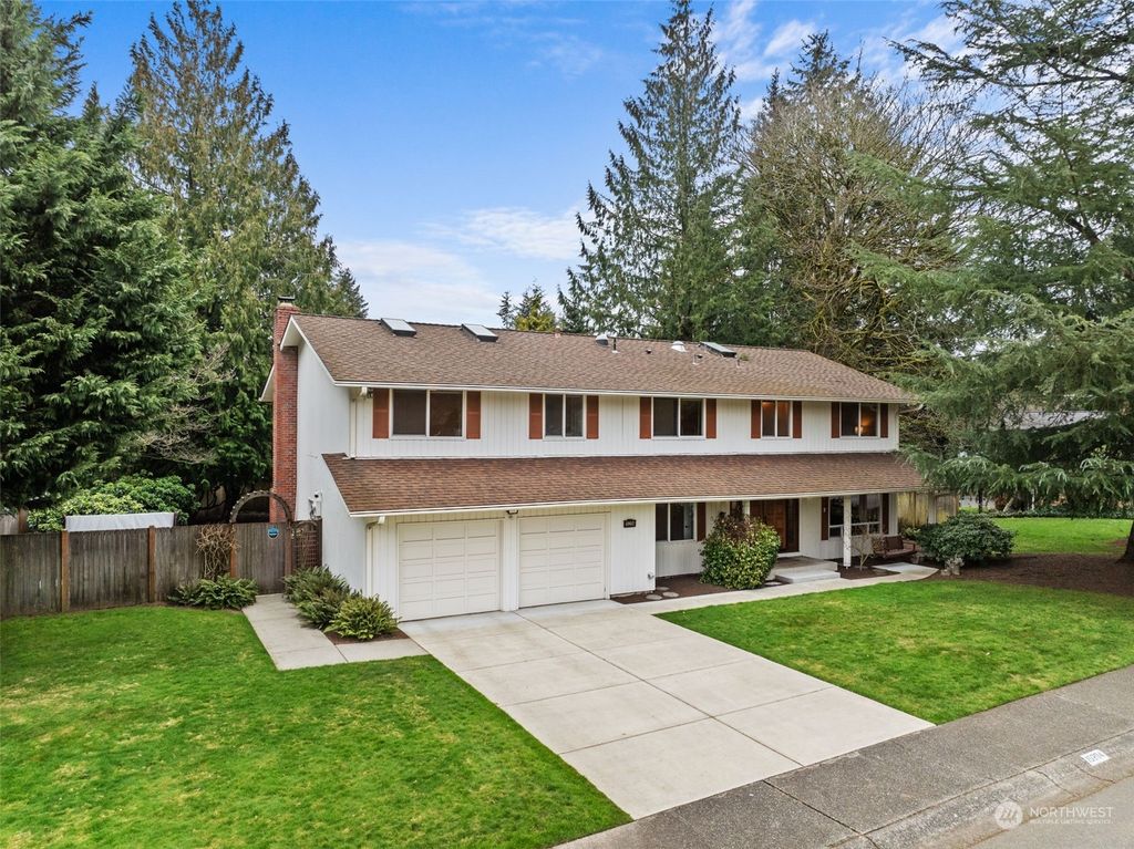 Photo of 15204 NE 68th Street, Redmond, WA 98052 (MLS # 2328680)