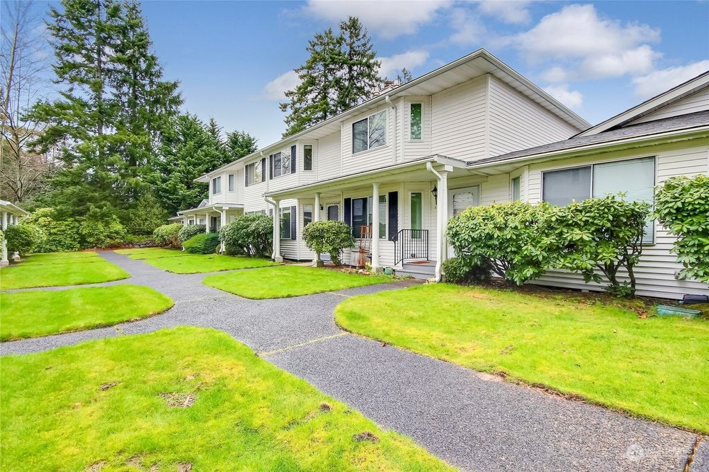 Photo of 138 SW 324 Street #54, Federal Way, WA 98003 (MLS # 2202090)