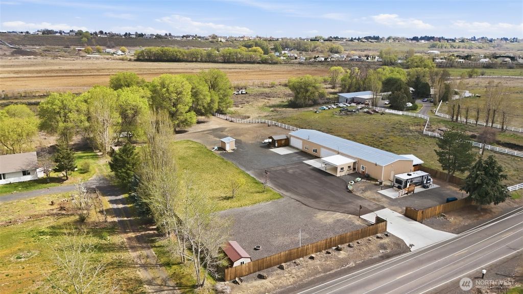 Photo of 5601 Road K NE, Moses Lake, WA 98837 (MLS # 2506605)