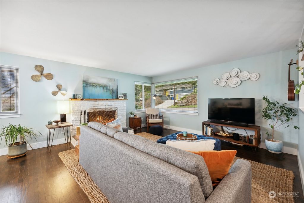 Photo of 18224 66th Avenue NE, Kenmore, WA 98028 (MLS # 2047347)