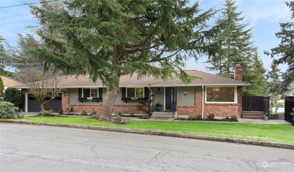 Photo of 18224 66th Avenue NE, Kenmore, WA 98028 (MLS # 2047347)