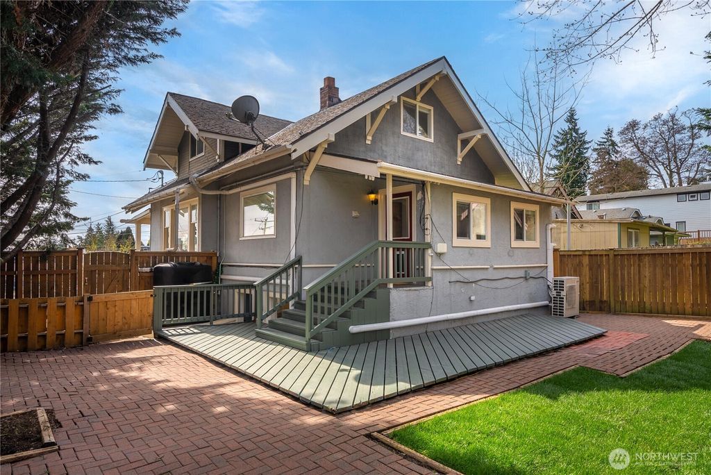 Photo of 950 86th Street N, Seattle, WA 98103 (MLS # 2500994)