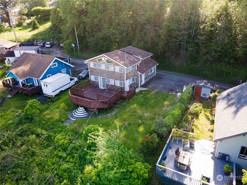 A home in Hoquiam