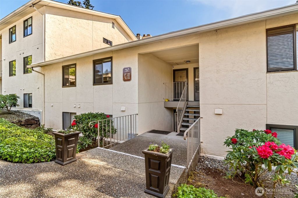 Photo of 23301 Lakeview Drive #A202, Mountlake Terrace, WA 98043 (MLS # 2373108)