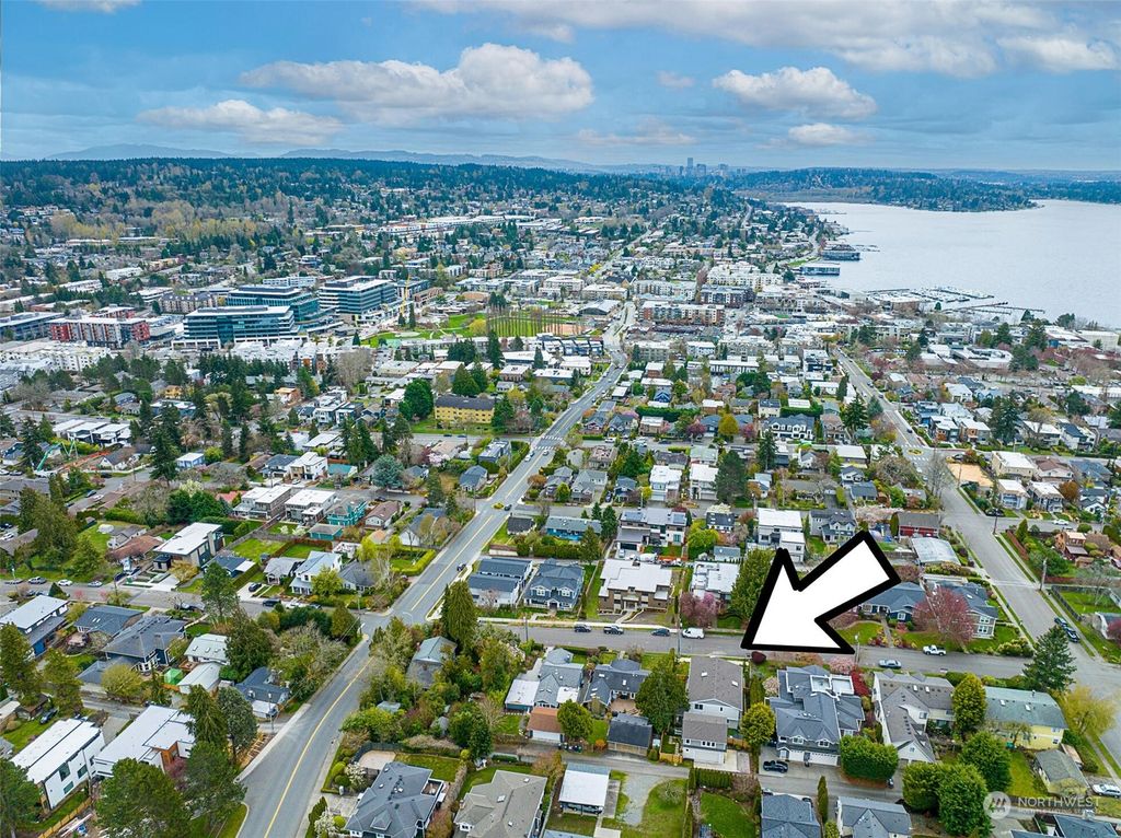 Photo of 224 9th Avenue, Kirkland, WA 98033 (MLS # 2054571)