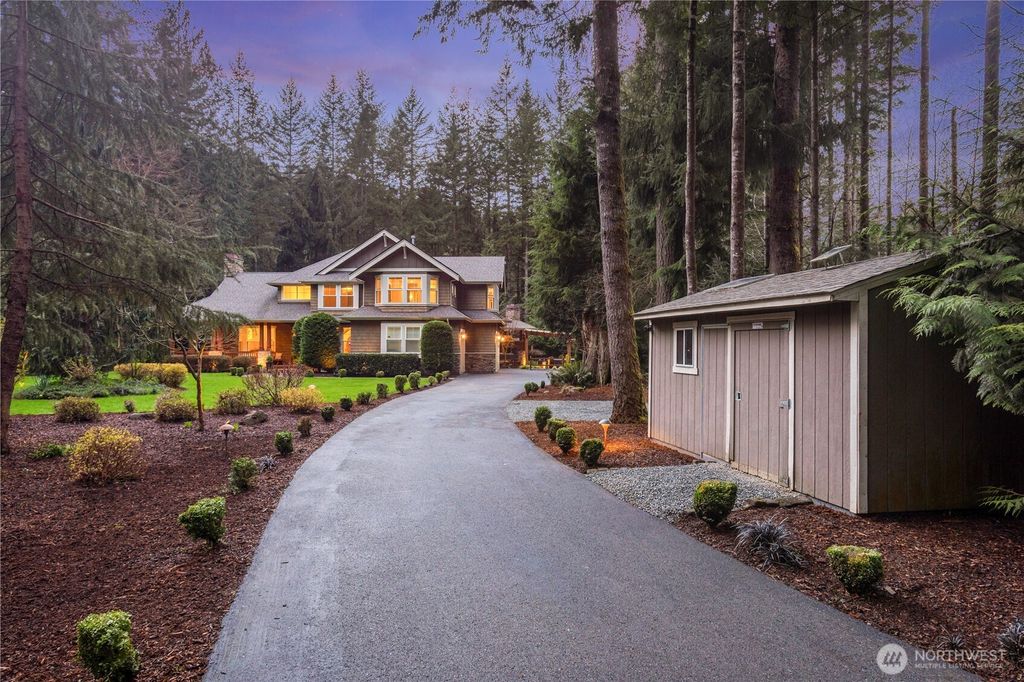 Photo of 11235 Upper Preston Road SE, Issaquah, WA 98027 (MLS # 2355137)