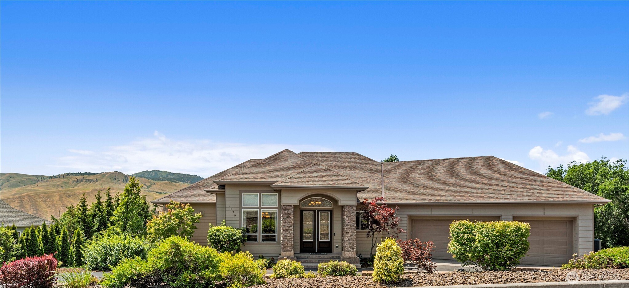 1075 Ridge Crest Drive