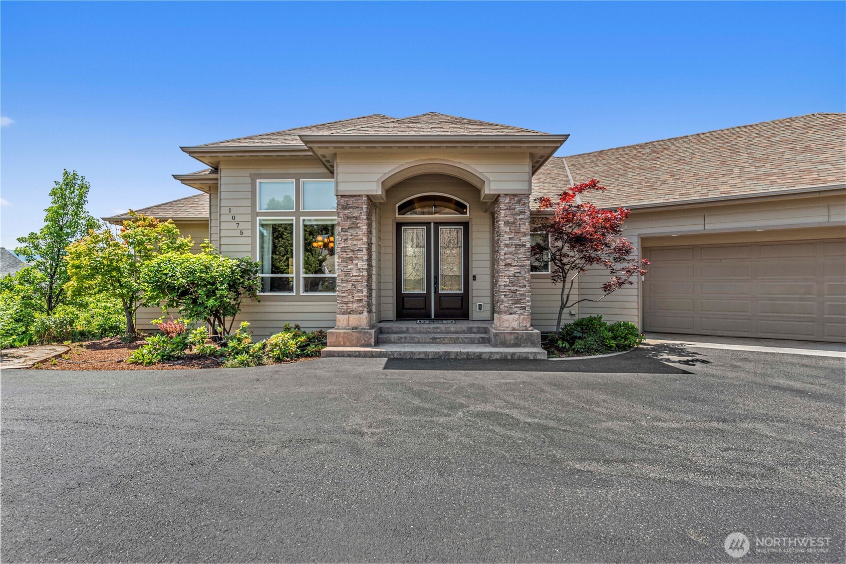 1075 Ridge Crest Drive