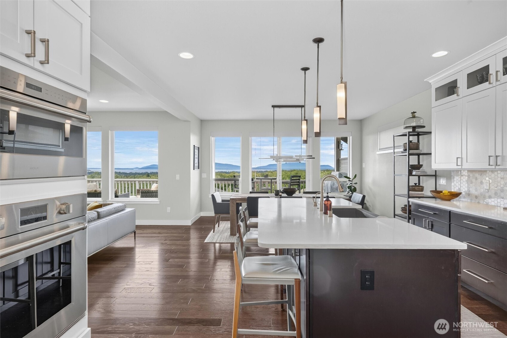 860 Blackwood Court