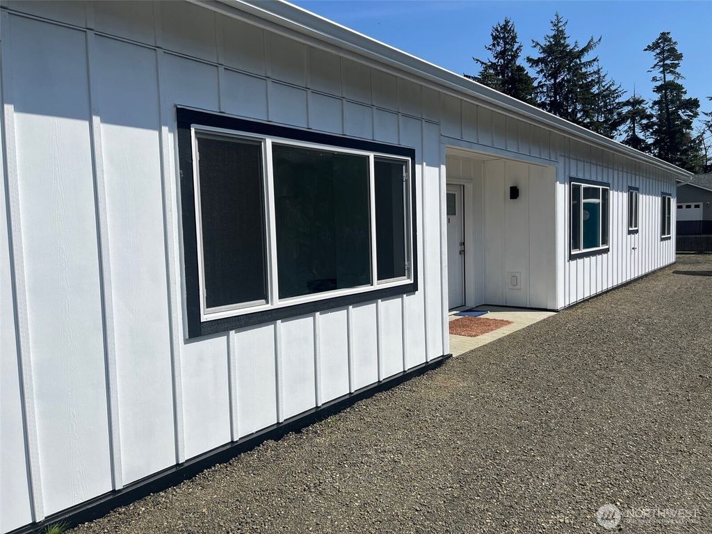 Photo of 1306 Melbourne Court, Westport, WA 98595 (MLS # 2532848)