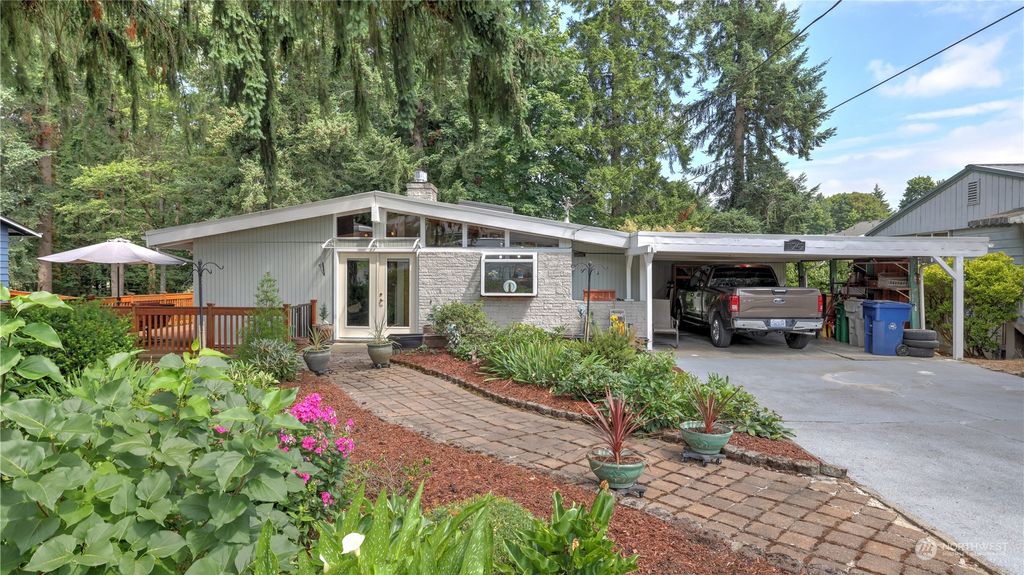 Photo of 11242 SE 186th Street, Renton, WA 98055 (MLS # 2138970)