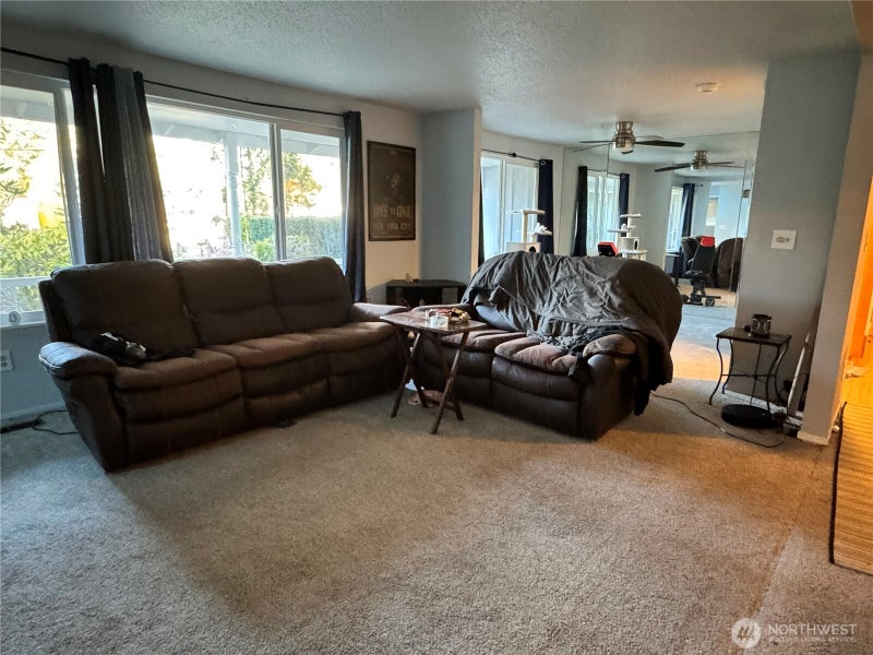 13801 Dana Lane E