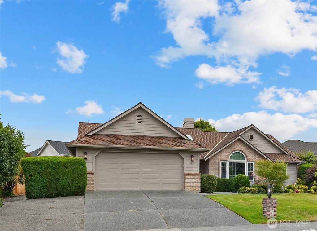 Photo of 13333 47th Place W, Mukilteo, WA 98275 (MLS # 2406230)