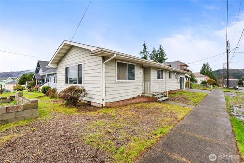 Photo of 404 Eleventh Street, Raymond, WA 98577 (MLS # 2459969)