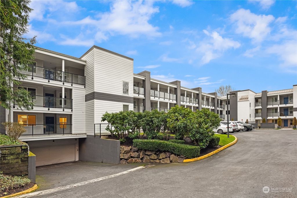 Photo of 410 2nd Avenue S #104, Kirkland, WA 98033 (MLS # 2039356)