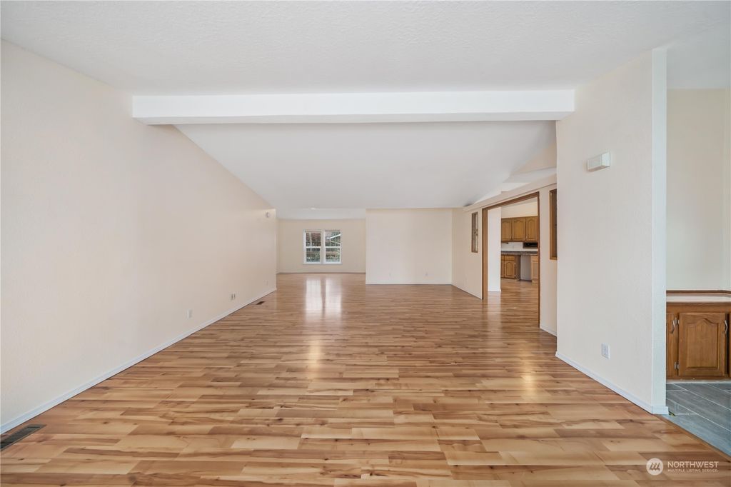Photo of 425 Milwaukee Boulevard S, Algona, WA 98001 (MLS # 2019046)