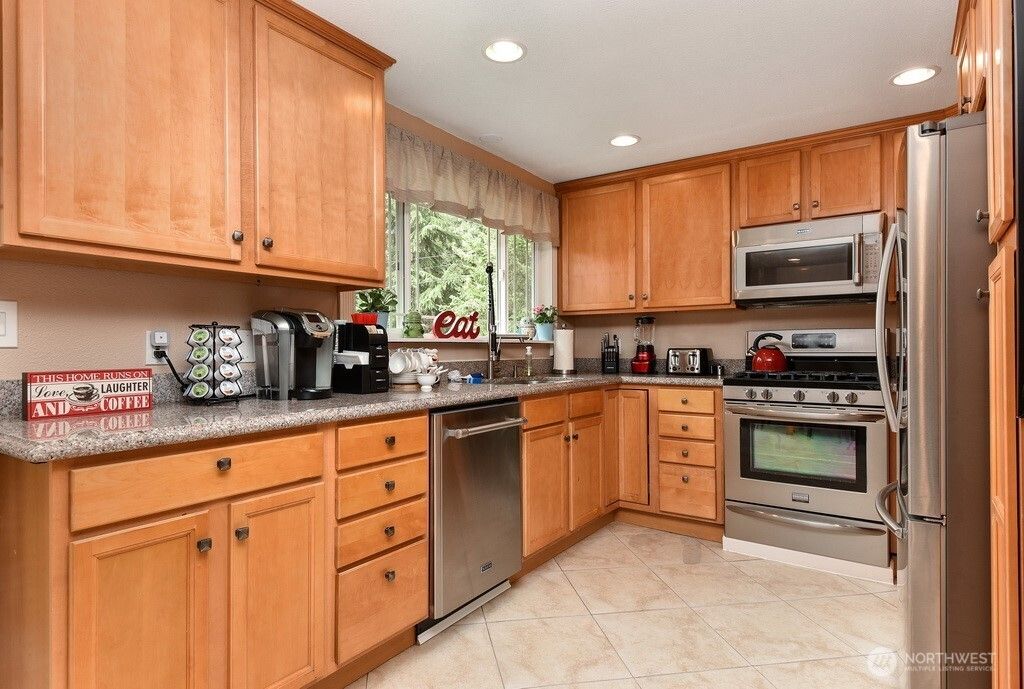 Photo of 430 128 Avenue SE, Bellevue, WA 98005 (MLS # 2496011)