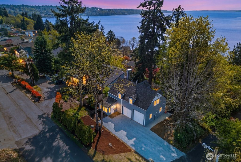 Photo of 905 S 270th Street, Des Moines, WA 98198 (MLS # 2504554)