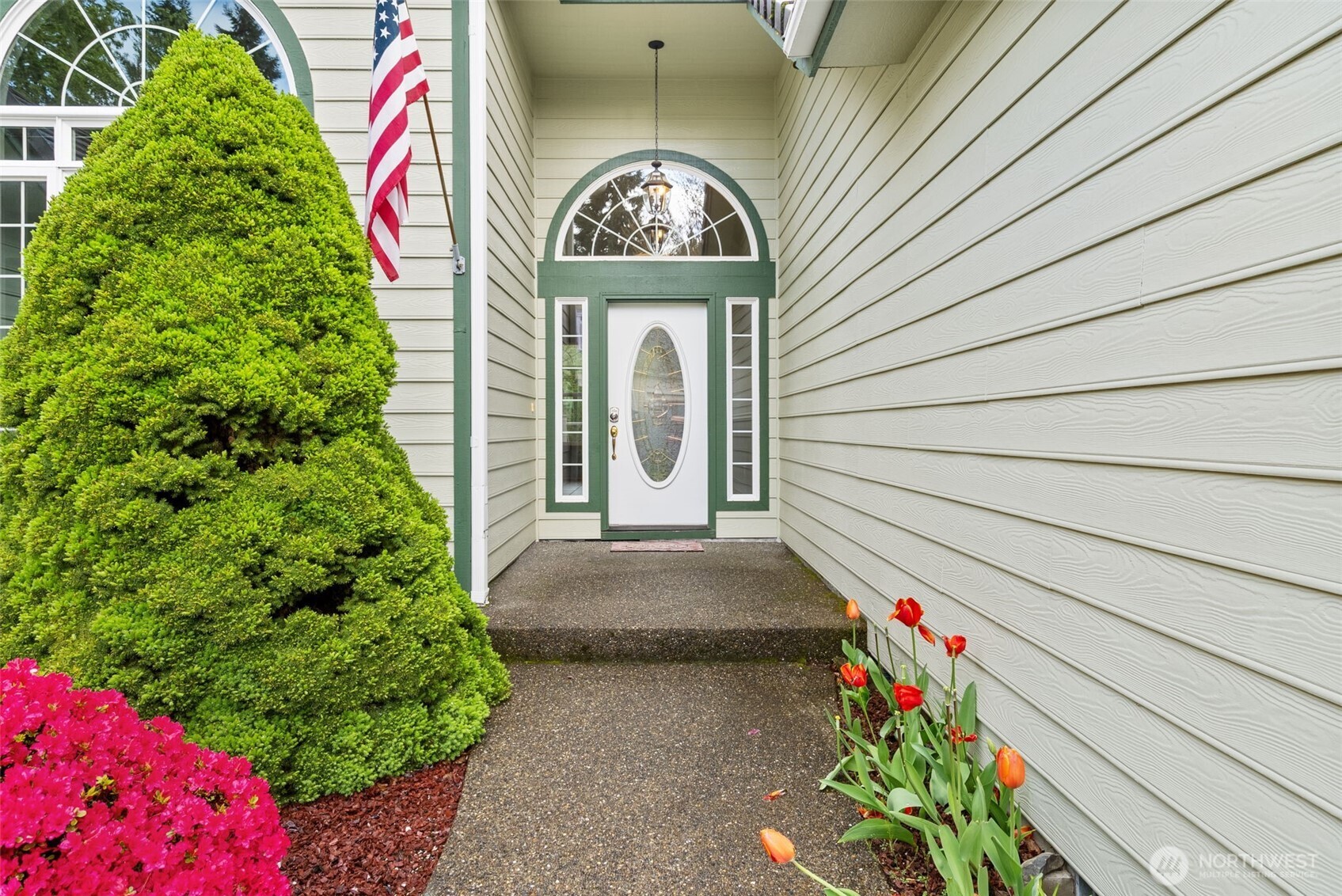 4129 Campus Green Loop NE