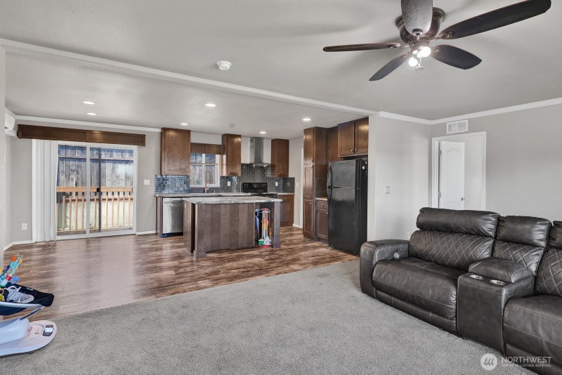 8483 Alder Way