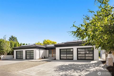Photo of 5044 Butterworth Road, Mercer Island, WA 98040 (MLS # 2438780)