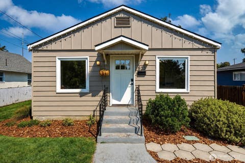Photo of 525 Liberty Street, Walla Walla, WA 99362 (MLS # 2573414)