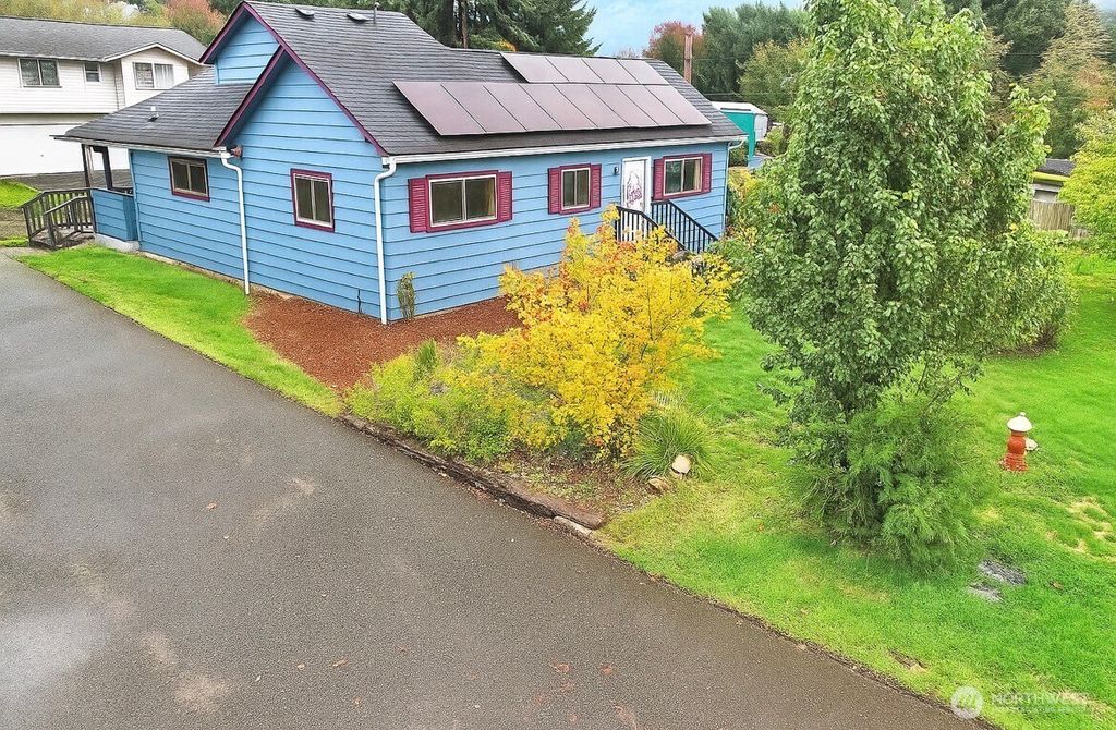 Photo of 870 4th Street, Sultan, WA 98294 (MLS # 2448397)