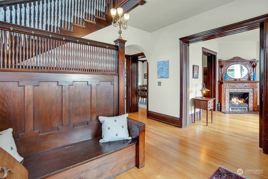 Photo of 912 2nd Avenue W, Seattle, WA 98119 (MLS # 2030113)