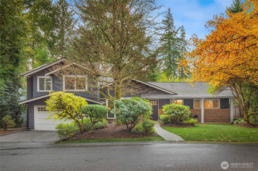 Photo of 4817 91st Avenue SE, Mercer Island, WA 98040 (MLS # 2451708)