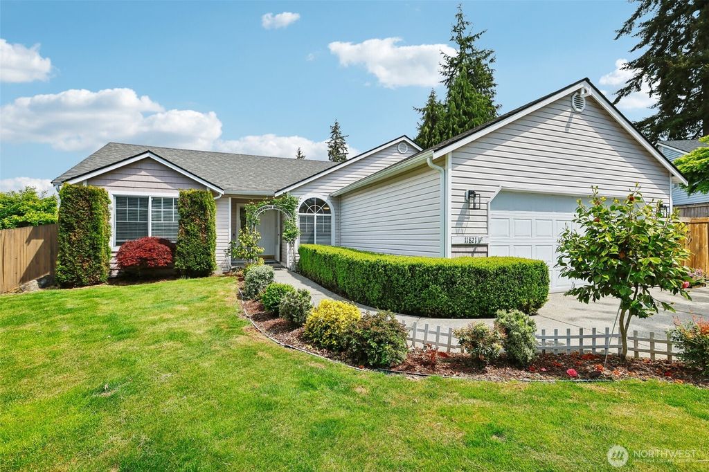 Photo of 11821 52nd Avenue SE, Everett, WA 98208 (MLS # 2375096)