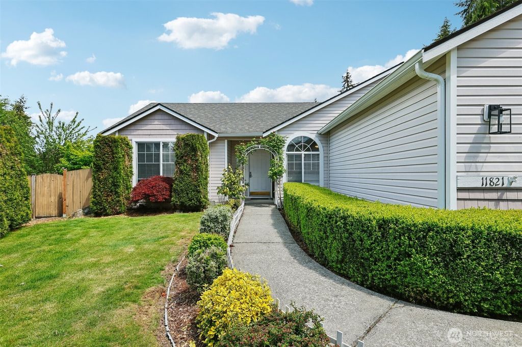 Photo of 11821 52nd Avenue SE, Everett, WA 98208 (MLS # 2375096)