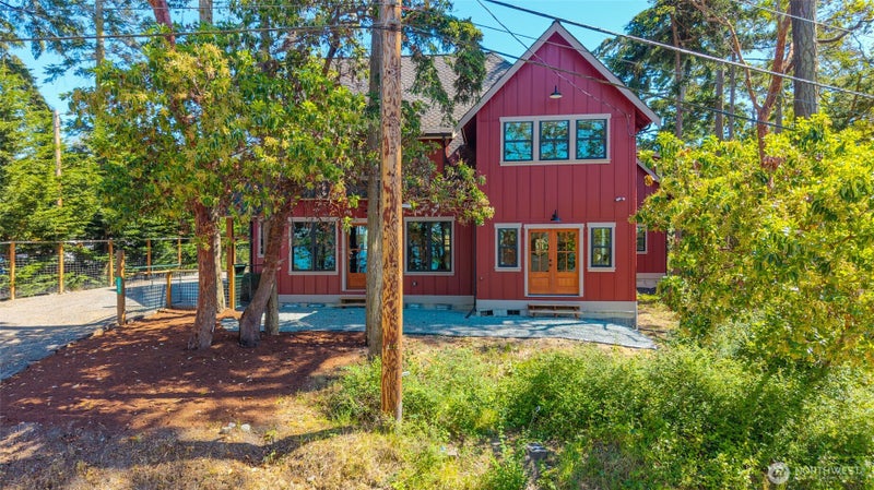 1863 Madrona Way