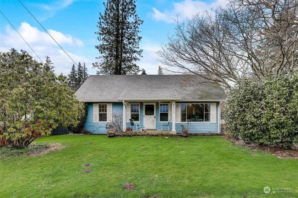 Photo of 8511 381st Place SE, Snoqualmie, WA 98065 (MLS # 2194654)