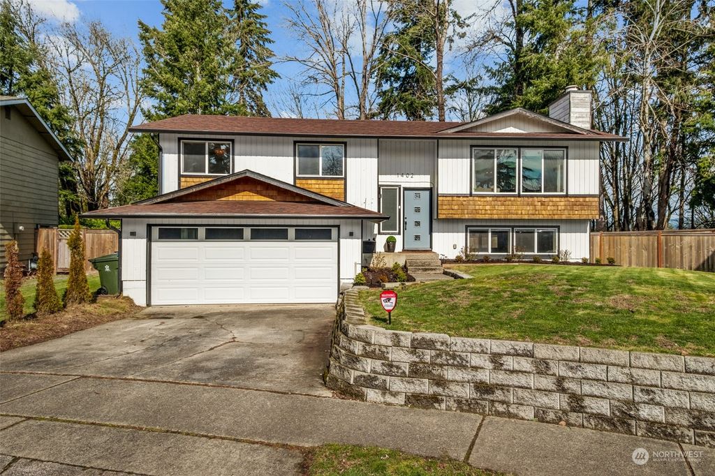 Photo of 1402 Index Avenue SE, Renton, WA 98058 (MLS # 2041641)