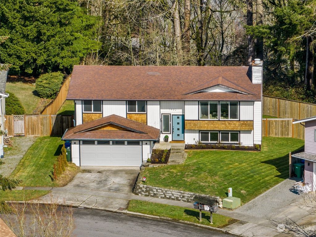 Photo of 1402 Index Avenue SE, Renton, WA 98058 (MLS # 2041641)