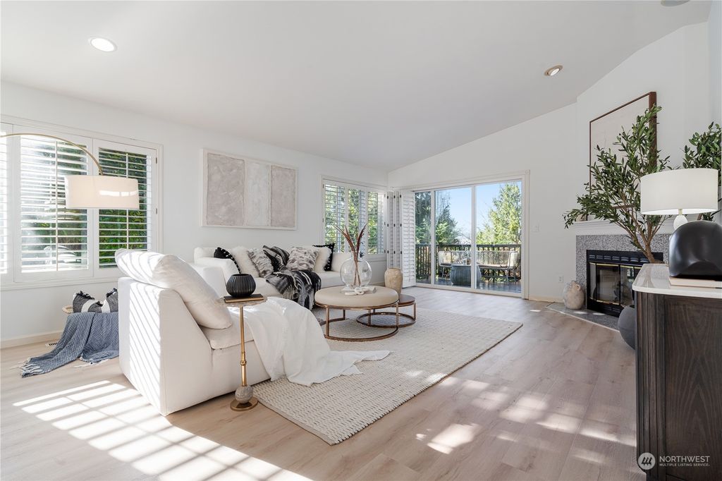 Photo of 11317 100th Ave Ave NE, Kirkland, WA 98033 (MLS # 2326831)