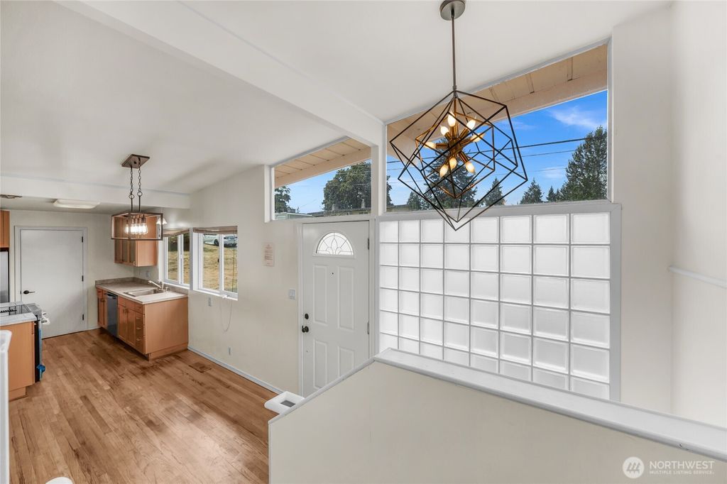 Photo of 1060 149th Place SE, Bellevue, WA 98007 (MLS # 2379956)