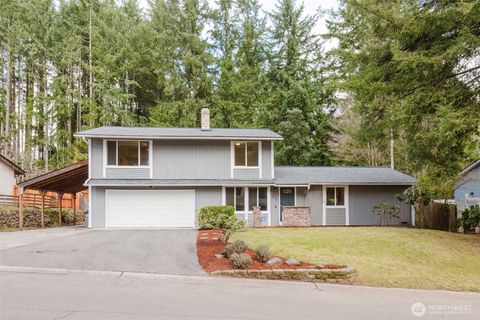 Photo of 611 NE Conifer Drive, Bremerton, WA 98311 (MLS # 2479959)