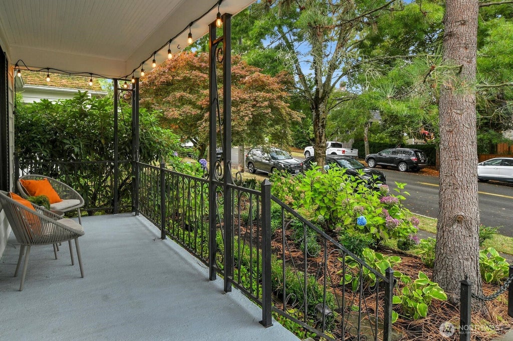 Photo of 1812 6th Avenue W, Seattle, WA 98119 (MLS # 2589451)