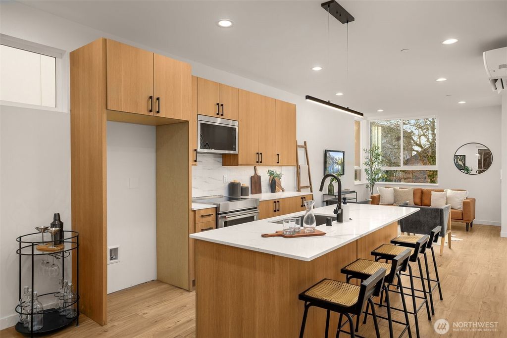 Photo of 914 C 15th Avenue, Seattle, WA 98122 (MLS # 2475921)